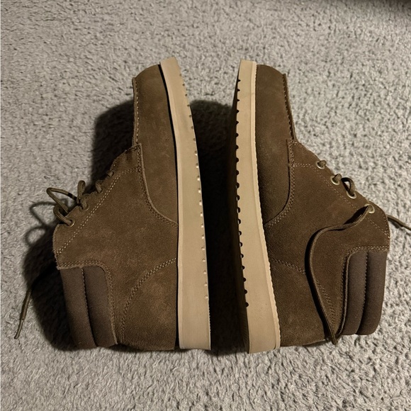 Men\'s Ugg Koolaburra size 12 boots